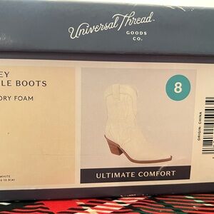 Universal Thread Women's Cream Ankle Boots